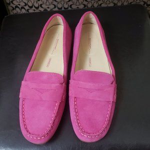 ROCKPORT SUED LOAFERS.